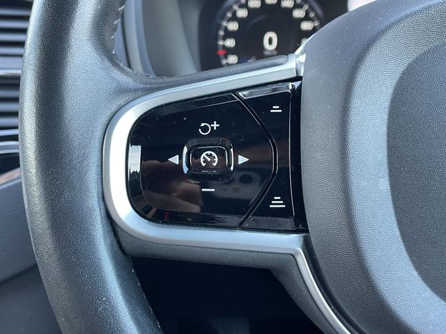 ＸＣ９０ Ｔ５　ＡＷＤ　ノルディックエディション　１５０台限定　サンルーフ　ｈａｒｍａｎ／ｋａｒｄｏｎ　ＨＵＤ　茶革シート　ナビ　３６０度カメラ　ＴＶ　純正２０インチアルミ　ＡＣＣ　パワーバックドア　シートヒーター　パワーシート　ＥＴＣ　ドラレコ（15枚目）