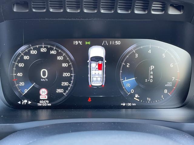 ＸＣ９０ Ｔ５　ＡＷＤ　ノルディックエディション　１５０台限定　サンルーフ　ｈａｒｍａｎ／ｋａｒｄｏｎ　ＨＵＤ　茶革シート　ナビ　３６０度カメラ　ＴＶ　純正２０インチアルミ　ＡＣＣ　パワーバックドア　シートヒーター　パワーシート　ＥＴＣ　ドラレコ（17枚目）