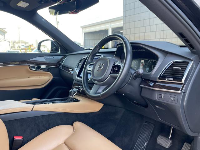 ＸＣ９０ Ｔ５　ＡＷＤ　ノルディックエディション　１５０台限定　サンルーフ　ｈａｒｍａｎ／ｋａｒｄｏｎ　ＨＵＤ　茶革シート　ナビ　３６０度カメラ　ＴＶ　純正２０インチアルミ　ＡＣＣ　パワーバックドア　シートヒーター　パワーシート　ＥＴＣ　ドラレコ（19枚目）