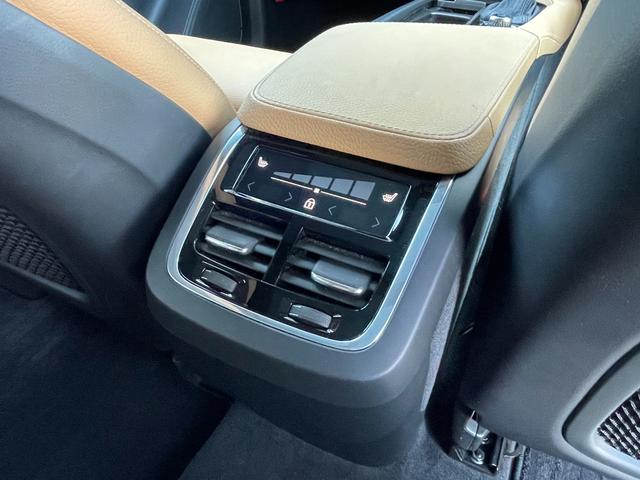 ＸＣ９０ Ｔ５　ＡＷＤ　ノルディックエディション　１５０台限定　サンルーフ　ｈａｒｍａｎ／ｋａｒｄｏｎ　ＨＵＤ　茶革シート　ナビ　３６０度カメラ　ＴＶ　純正２０インチアルミ　ＡＣＣ　パワーバックドア　シートヒーター　パワーシート　ＥＴＣ　ドラレコ（29枚目）