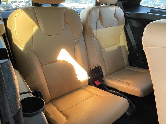 ＸＣ９０ Ｔ５　ＡＷＤ　ノルディックエディション　１５０台限定　サンルーフ　ｈａｒｍａｎ／ｋａｒｄｏｎ　ＨＵＤ　茶革シート　ナビ　３６０度カメラ　ＴＶ　純正２０インチアルミ　ＡＣＣ　パワーバックドア　シートヒーター　パワーシート　ＥＴＣ　ドラレコ（30枚目）