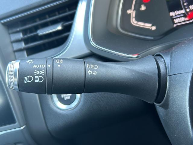 キャプチャー インテンス 黒革シート シートヒーター オプションパイオニアナビ 360度カメラ LEDヘッドライト パワーシート ドラレコ クルコン 純正18AW USB AUX ステアリングヒーター パワーシート ETC(8枚目)