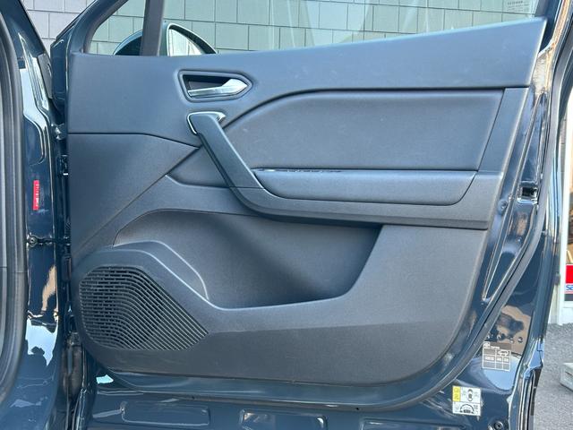 キャプチャー インテンス 黒革シート シートヒーター オプションパイオニアナビ 360度カメラ LEDヘッドライト パワーシート ドラレコ クルコン 純正18AW USB AUX ステアリングヒーター パワーシート ETC(39枚目)