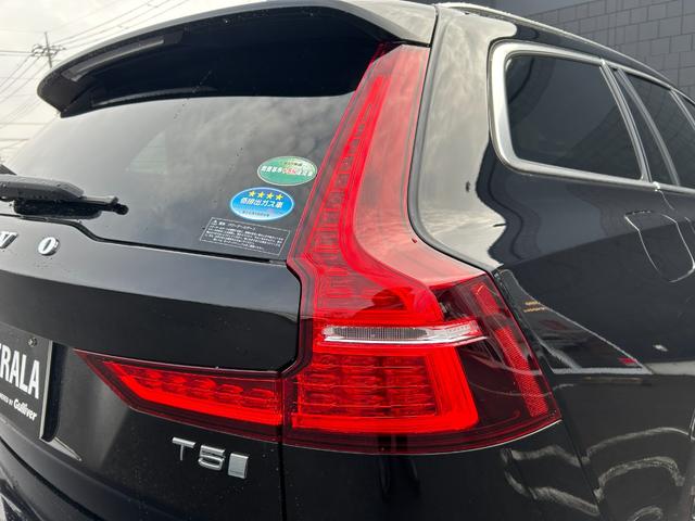 Ｖ６０ Ｔ５　インスクリプション　ＨＵＤ　パノラマサンルーフ　ハーマンカードンスピーカー　レザーシート　純正ナビ　３６０度カメラ　フルセグＴＶ　Ｂｌｕｅｔｏｏｔｈト　ＭＴモード付ＡＴ　ＬＥＤオートライト　バーチャルコックピット（56枚目）