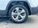 LIBERALAは輸入車と本を愛される方々に少しだけ上質な時間が過ぎていくように、落ち着きのある空間をご用意しております。あなたにぴったりな少しハイセンスなお店に遊びにいらしてください。