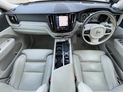 ＬＩＢＥＲＡＬＡ川越では、プレミアムブランド輸入車を取り揃えております。貴方にぴったりの１台を、新しい驚きと発見とともに較べて愉しんで下さい。 4
