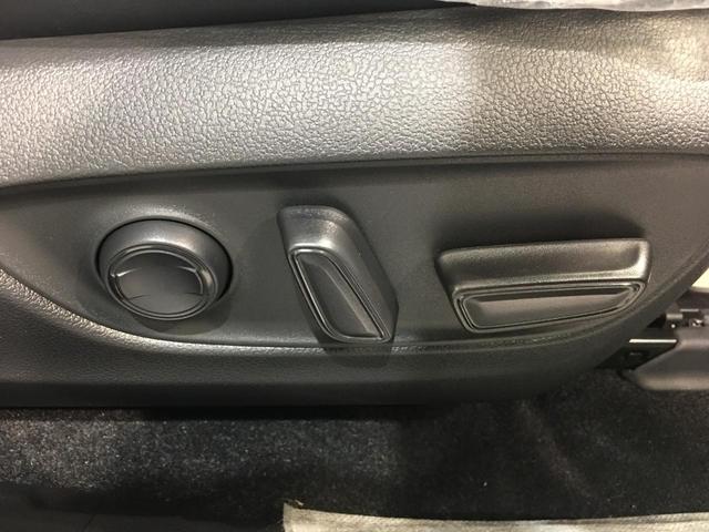 アドベンチャー 登録済未使用車 4WD トヨタセーフティセンス 衝突被害軽減ブレーキ オートハイビーム USB 自動防眩ミラー パワーシート ランバーサポート ルーフレール クリアランスソナー レーダークルーズ(11枚目)