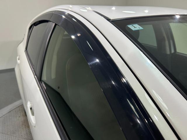 アクア Ｇ　純正ナビ　衝突軽減ブレーキ　車線逸脱警報　クルーズコントロール　バックカメラ　アクセサリーソケット　オートハイビーム　電動格納ミラー　ＩＳＯＦＩＸ　純正フロアマット　スマートキー　ハイブリッド車（57枚目）