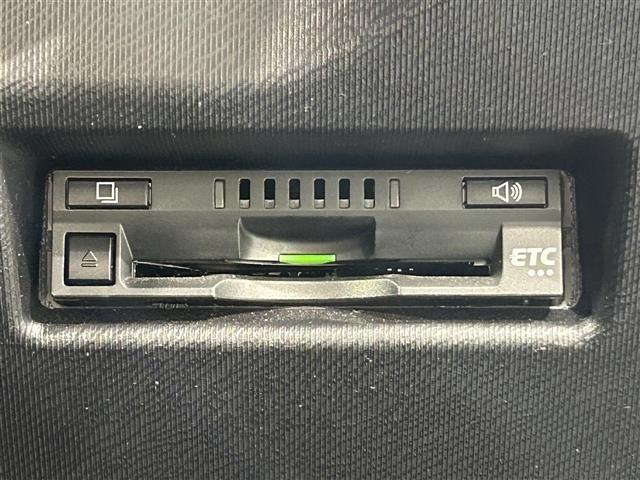 アクア Ｓスタイルブラック　純正ナビ　衝突軽減ブレーキ　ＬＥＤヘッドライト　ＥＴＣ　バックカメラ　ドライブレコーダー　コーナーセンサー　レーンキープアシスト　レーンキープアシスト　オートハイビーム　プッシュスタート　スマートキ（5枚目）