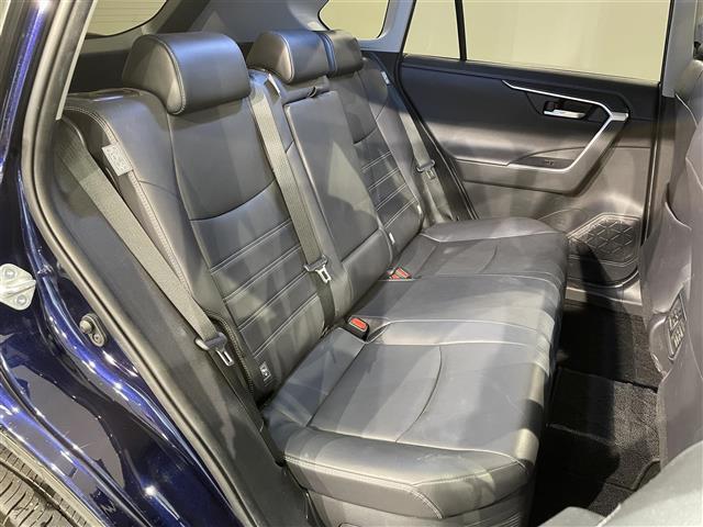 ＲＡＶ４ ハイブリッドＧ　純正ナビ　衝突軽減ブレーキ　レーダークルーズコントロール　ビルトインＥＴＣ２．０　シートヒーター　ＬＥＤヘッドライト　バックカメラ　ドライブレコーダー　フルセグＴＶ　Ｂｌｕｅｔｏｏｔｈ　スマートキー（14枚目）