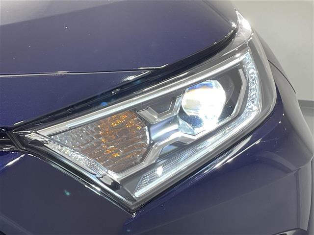 ＲＡＶ４ ハイブリッドＧ　純正ナビ　衝突軽減ブレーキ　レーダークルーズコントロール　ビルトインＥＴＣ２．０　シートヒーター　ＬＥＤヘッドライト　バックカメラ　ドライブレコーダー　フルセグＴＶ　Ｂｌｕｅｔｏｏｔｈ　スマートキー（16枚目）