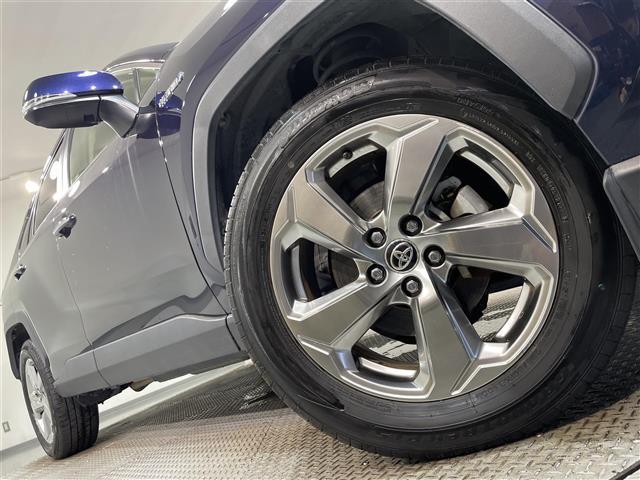 ＲＡＶ４ ハイブリッドＧ　純正ナビ　衝突軽減ブレーキ　レーダークルーズコントロール　ビルトインＥＴＣ２．０　シートヒーター　ＬＥＤヘッドライト　バックカメラ　ドライブレコーダー　フルセグＴＶ　Ｂｌｕｅｔｏｏｔｈ　スマートキー（17枚目）