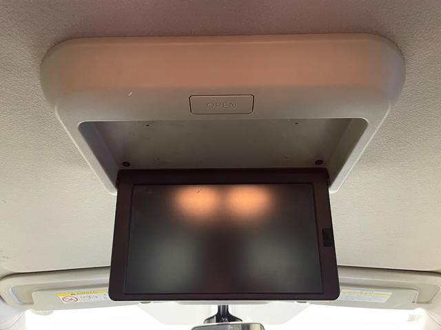 セレナ ハイウェイスター　Ｖ　純正１０インチナビ　フリップダウンモニター　プロパイロット　衝突軽減ブレーキ　両側電動スライドドア　アラウンドビューモニター　ＬＥＤヘッドライト　ＥＴＣ　ドライブレコーダー　ブラインドスポットモニター（8枚目）