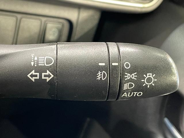 セレナ ハイウェイスター　Ｖ　純正１０インチナビ　フリップダウンモニター　プロパイロット　衝突軽減ブレーキ　両側電動スライドドア　アラウンドビューモニター　ＬＥＤヘッドライト　ＥＴＣ　ドライブレコーダー　ブラインドスポットモニター（21枚目）