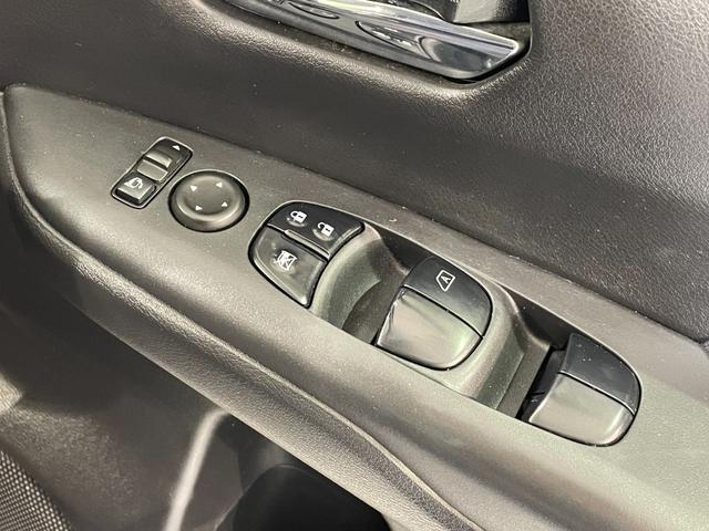 セレナ ハイウェイスター　Ｖ　純正１０インチナビ　フリップダウンモニター　プロパイロット　衝突軽減ブレーキ　両側電動スライドドア　アラウンドビューモニター　ＬＥＤヘッドライト　ＥＴＣ　ドライブレコーダー　ブラインドスポットモニター（24枚目）