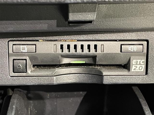 ヴェルファイア ２．５Ｚ　Ｇエディション　純正９インチナビ　フリップダウンモニター　ＡＣ１００Ｖ　両側電動スライドドア　レーダークルーズコントロール　ＥＴＣ２．０　シートヒーター　エアーシート　ＬＥＤ　バックカメラ　ステアリングヒーター（12枚目）