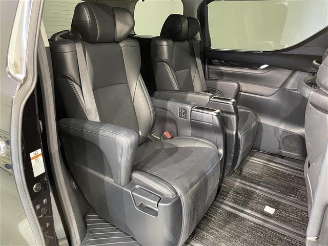 ヴェルファイア ２．５Ｚ　Ｇエディション　純正９インチナビ　フリップダウンモニター　ＡＣ１００Ｖ　両側電動スライドドア　レーダークルーズコントロール　ＥＴＣ２．０　シートヒーター　エアーシート　ＬＥＤ　バックカメラ　ステアリングヒーター（16枚目）