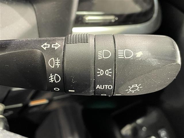 ヴェルファイア ２．５Ｚ　Ｇエディション　純正９インチナビ　フリップダウンモニター　ＡＣ１００Ｖ　両側電動スライドドア　レーダークルーズコントロール　ＥＴＣ２．０　シートヒーター　エアーシート　ＬＥＤ　バックカメラ　ステアリングヒーター（26枚目）