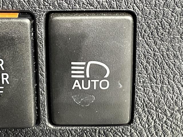 ヴェルファイア ２．５Ｚ　Ｇエディション　純正９インチナビ　フリップダウンモニター　ＡＣ１００Ｖ　両側電動スライドドア　レーダークルーズコントロール　ＥＴＣ２．０　シートヒーター　エアーシート　ＬＥＤ　バックカメラ　ステアリングヒーター（31枚目）