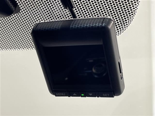 フリードハイブリッド ハイブリッド・Ｇホンダセンシング　純正ナビ　両側パワースライドドア　衝突軽減ブレーキ　レーダークルーズコントロール　ビルトインＥＴＣ　ＬＥＤヘッドライト　バックカメラ　ドライブレコーダー　車線逸脱警報　プッシュスタート　スマートキー（11枚目）