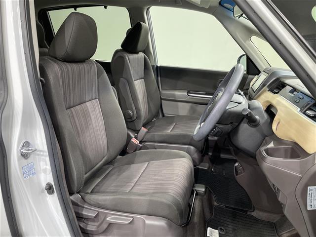 フリードハイブリッド ハイブリッド・Ｇホンダセンシング　純正ナビ　両側パワースライドドア　衝突軽減ブレーキ　レーダークルーズコントロール　ビルトインＥＴＣ　ＬＥＤヘッドライト　バックカメラ　ドライブレコーダー　車線逸脱警報　プッシュスタート　スマートキー（15枚目）