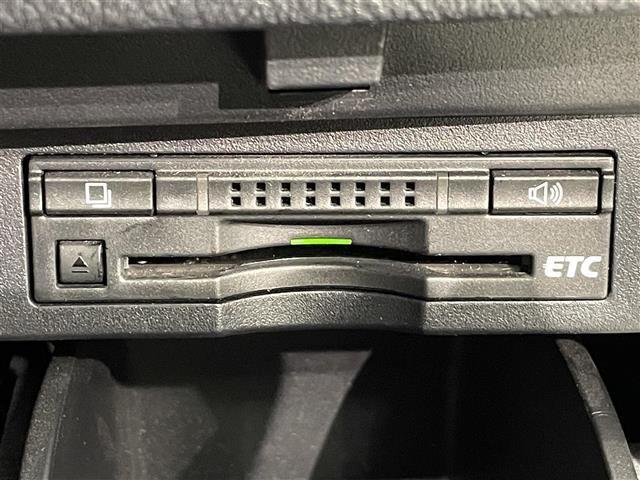 アルファード 2.5S Cパッケージ 純正10インチナビ フリップダウンモニター サンルーフ 衝突軽減ブレーキ 両側電動スライドドア レーダークルーズコントロール ETC 三眼LED バックカメラ ステアリングヒーター 電動リアゲード(10枚目)