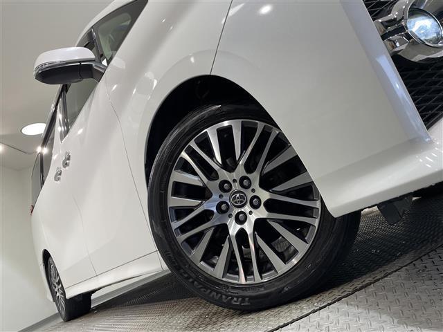 アルファード 2.5S Cパッケージ 純正10インチナビ フリップダウンモニター サンルーフ 衝突軽減ブレーキ 両側電動スライドドア レーダークルーズコントロール ETC 三眼LED バックカメラ ステアリングヒーター 電動リアゲード(19枚目)