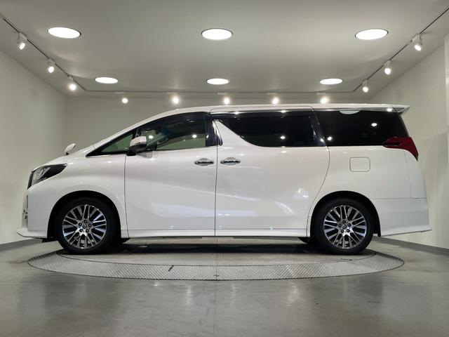 アルファード 2.5S Cパッケージ 純正10インチナビ フリップダウンモニター サンルーフ 衝突軽減ブレーキ 両側電動スライドドア レーダークルーズコントロール ETC 三眼LED バックカメラ ステアリングヒーター 電動リアゲード(63枚目)