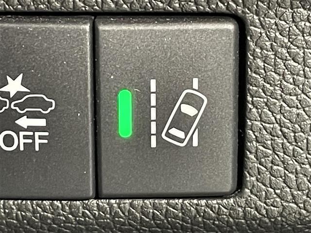 フリードハイブリッド ハイブリッド・クロスターホンダセンシング　純正ナビ　両側パワースライドドア　レーダークルーズコントロール　衝突軽減ブレーキ　シートヒーター　ビルトインＥＴＣ　ＬＥＤヘッドライト　バックカメラ　ドライブレコーダー　純正フロアマット　ＬＥＤフォグ（11枚目）