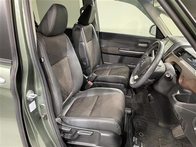 フリードハイブリッド ハイブリッド・クロスターホンダセンシング　純正ナビ　両側パワースライドドア　レーダークルーズコントロール　衝突軽減ブレーキ　シートヒーター　ビルトインＥＴＣ　ＬＥＤヘッドライト　バックカメラ　ドライブレコーダー　純正フロアマット　ＬＥＤフォグ（13枚目）