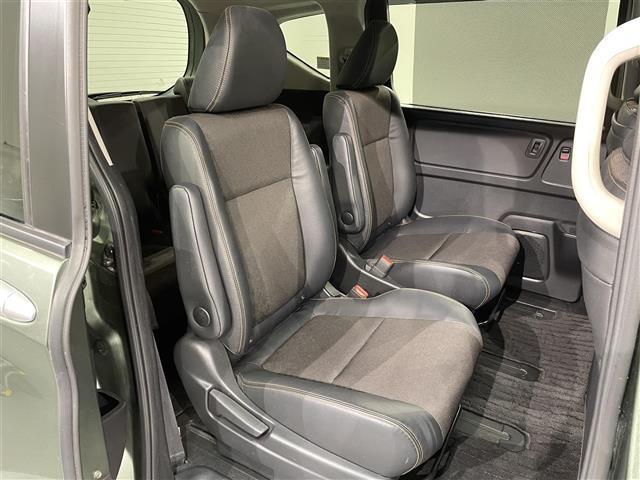 フリードハイブリッド ハイブリッド・クロスターホンダセンシング　純正ナビ　両側パワースライドドア　レーダークルーズコントロール　衝突軽減ブレーキ　シートヒーター　ビルトインＥＴＣ　ＬＥＤヘッドライト　バックカメラ　ドライブレコーダー　純正フロアマット　ＬＥＤフォグ（14枚目）