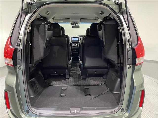 フリードハイブリッド ハイブリッド・クロスターホンダセンシング　純正ナビ　両側パワースライドドア　レーダークルーズコントロール　衝突軽減ブレーキ　シートヒーター　ビルトインＥＴＣ　ＬＥＤヘッドライト　バックカメラ　ドライブレコーダー　純正フロアマット　ＬＥＤフォグ（16枚目）