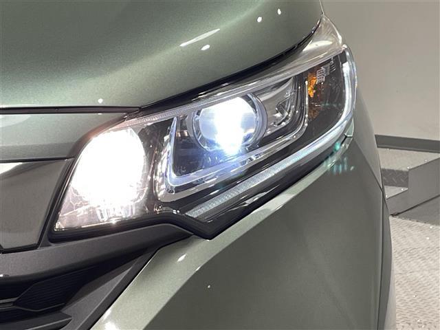 フリードハイブリッド ハイブリッド・クロスターホンダセンシング　純正ナビ　両側パワースライドドア　レーダークルーズコントロール　衝突軽減ブレーキ　シートヒーター　ビルトインＥＴＣ　ＬＥＤヘッドライト　バックカメラ　ドライブレコーダー　純正フロアマット　ＬＥＤフォグ（17枚目）