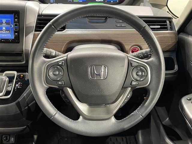 フリードハイブリッド ハイブリッド・クロスターホンダセンシング　純正ナビ　両側パワースライドドア　レーダークルーズコントロール　衝突軽減ブレーキ　シートヒーター　ビルトインＥＴＣ　ＬＥＤヘッドライト　バックカメラ　ドライブレコーダー　純正フロアマット　ＬＥＤフォグ（19枚目）