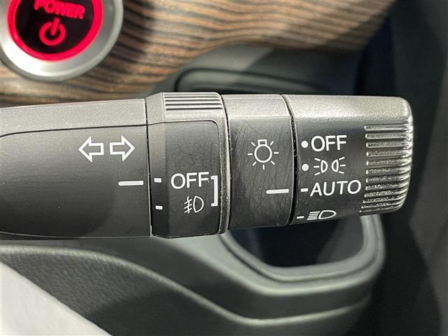 フリードハイブリッド ハイブリッド・クロスターホンダセンシング　純正ナビ　両側パワースライドドア　レーダークルーズコントロール　衝突軽減ブレーキ　シートヒーター　ビルトインＥＴＣ　ＬＥＤヘッドライト　バックカメラ　ドライブレコーダー　純正フロアマット　ＬＥＤフォグ（22枚目）