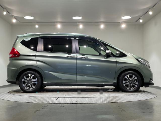 フリードハイブリッド ハイブリッド・クロスターホンダセンシング　純正ナビ　両側パワースライドドア　レーダークルーズコントロール　衝突軽減ブレーキ　シートヒーター　ビルトインＥＴＣ　ＬＥＤヘッドライト　バックカメラ　ドライブレコーダー　純正フロアマット　ＬＥＤフォグ（55枚目）