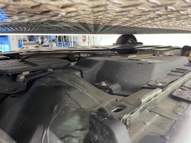 フリードハイブリッド ハイブリッド・クロスターホンダセンシング　純正ナビ　両側パワースライドドア　レーダークルーズコントロール　衝突軽減ブレーキ　シートヒーター　ビルトインＥＴＣ　ＬＥＤヘッドライト　バックカメラ　ドライブレコーダー　純正フロアマット　ＬＥＤフォグ（64枚目）