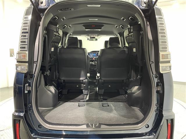ヴォクシー ZS GRスポーツ 純正10型ナビ 純正フリップダウンモニター トヨタセーフティーセンス 衝突軽減ブレーキ 車線逸脱警報 クルーズコントロール バックカメラ ETC 両側パワースライドドア オートハイビーム Wエアコン(17枚目)