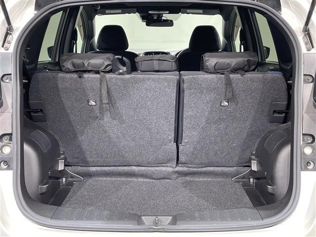 ノート e-パワー X ブラックアロー 純正ナビ 衝突軽減ブレーキ バックカメラ フルセグテレビ 2トーンカラー コーナーセンサー ETC スマートキー 純正ドライブレコーダー 純正アルミホイール プッシュスタート テレビキャンセラー(15枚目)