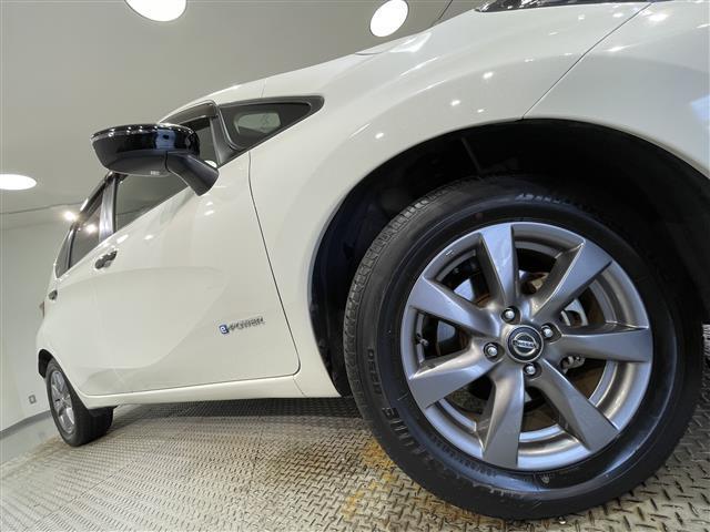 ノート e-パワー X ブラックアロー 純正ナビ 衝突軽減ブレーキ バックカメラ フルセグテレビ 2トーンカラー コーナーセンサー ETC スマートキー 純正ドライブレコーダー 純正アルミホイール プッシュスタート テレビキャンセラー(18枚目)