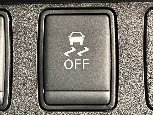 ノート e-パワー X ブラックアロー 純正ナビ 衝突軽減ブレーキ バックカメラ フルセグテレビ 2トーンカラー コーナーセンサー ETC スマートキー 純正ドライブレコーダー 純正アルミホイール プッシュスタート テレビキャンセラー(25枚目)