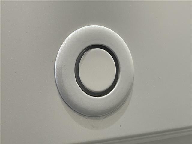 ノート e-パワー X ブラックアロー 純正ナビ 衝突軽減ブレーキ バックカメラ フルセグテレビ 2トーンカラー コーナーセンサー ETC スマートキー 純正ドライブレコーダー 純正アルミホイール プッシュスタート テレビキャンセラー(32枚目)