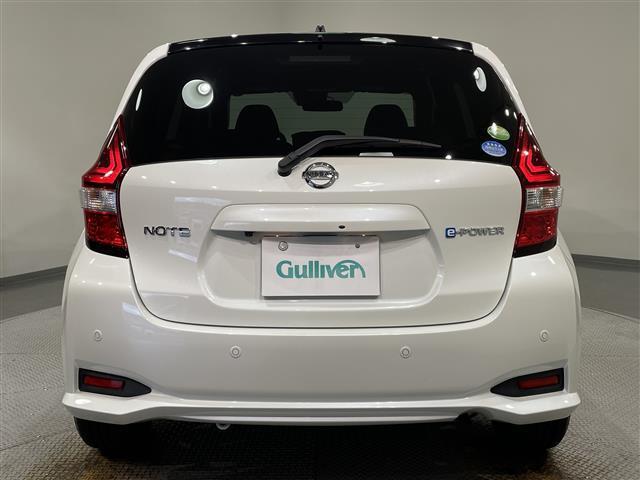 ノート e-パワー X ブラックアロー 純正ナビ 衝突軽減ブレーキ バックカメラ フルセグテレビ 2トーンカラー コーナーセンサー ETC スマートキー 純正ドライブレコーダー 純正アルミホイール プッシュスタート テレビキャンセラー(40枚目)