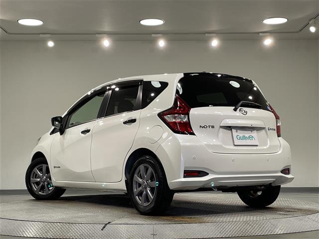 ノート e-パワー X ブラックアロー 純正ナビ 衝突軽減ブレーキ バックカメラ フルセグテレビ 2トーンカラー コーナーセンサー ETC スマートキー 純正ドライブレコーダー 純正アルミホイール プッシュスタート テレビキャンセラー(43枚目)