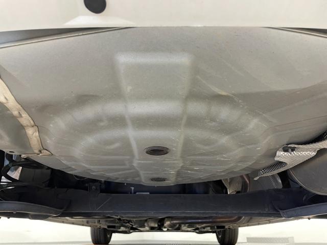 ノート e-パワー X ブラックアロー 純正ナビ 衝突軽減ブレーキ バックカメラ フルセグテレビ 2トーンカラー コーナーセンサー ETC スマートキー 純正ドライブレコーダー 純正アルミホイール プッシュスタート テレビキャンセラー(61枚目)