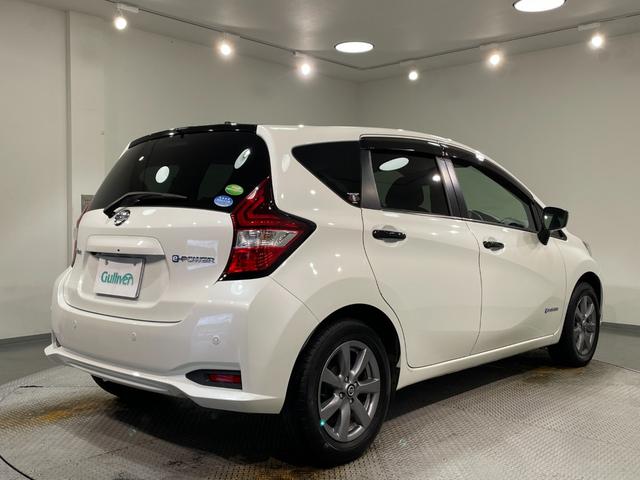 ノート e-パワー X ブラックアロー 純正ナビ 衝突軽減ブレーキ バックカメラ フルセグテレビ 2トーンカラー コーナーセンサー ETC スマートキー 純正ドライブレコーダー 純正アルミホイール プッシュスタート テレビキャンセラー(62枚目)