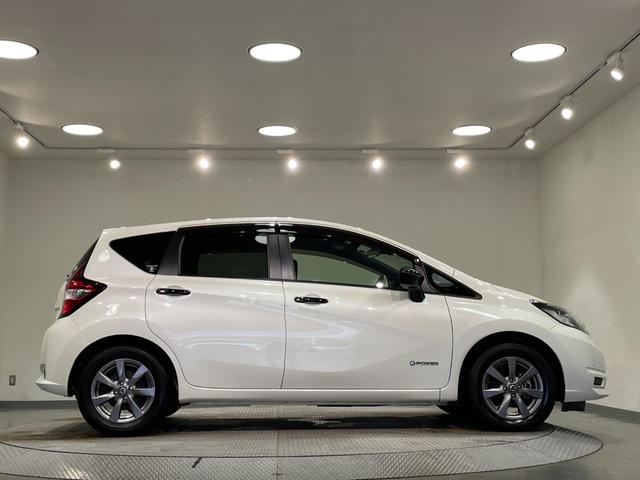 ノート e-パワー X ブラックアロー 純正ナビ 衝突軽減ブレーキ バックカメラ フルセグテレビ 2トーンカラー コーナーセンサー ETC スマートキー 純正ドライブレコーダー 純正アルミホイール プッシュスタート テレビキャンセラー(76枚目)