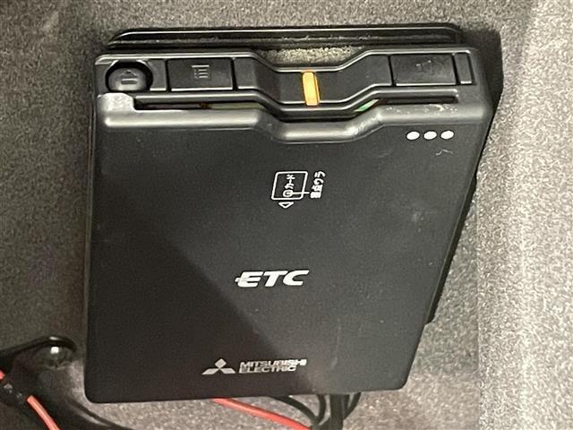 ＣＸ－５ ＸＤ　スポーツアピアランス　純正１０インチナビ　ＢＯＳＥサウンド　衝突軽減ブレーキ　アラウンドビューモニター　追従走行　シートヒーター　置くだけ充電　ＥＴＣ　ドライブレコーダー　ステアリングヒーター　電動リアゲート　パワーシート（11枚目）