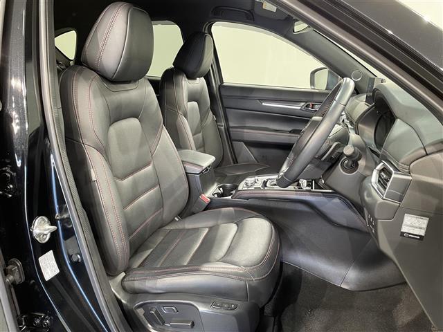 ＣＸ－５ ＸＤ　スポーツアピアランス　純正１０インチナビ　ＢＯＳＥサウンド　衝突軽減ブレーキ　アラウンドビューモニター　追従走行　シートヒーター　置くだけ充電　ＥＴＣ　ドライブレコーダー　ステアリングヒーター　電動リアゲート　パワーシート（14枚目）