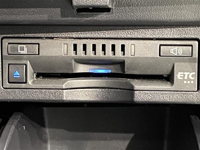 アルファード ２．５Ｓ　純正９インチナビ　フリップダウンモニター　両側パワースライドドア　レーダークルーズコントロール　衝突軽減ブレーキ　車線逸脱警報　クリアランスソナー　バックカメラ　ドライブレコーダー　ＥＴＣ　ＵＳＢ（10枚目）